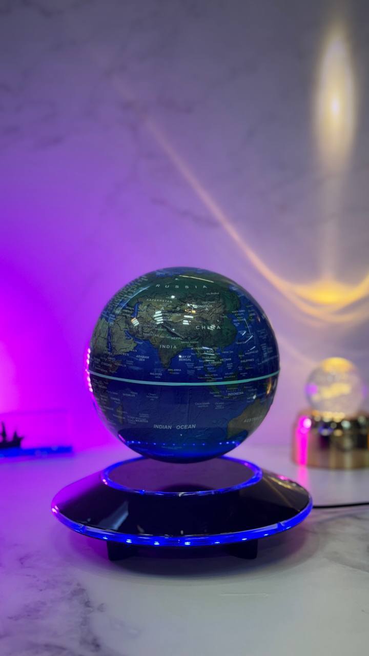  کره زمین معلق درهوا شگفت انگیز مغناطیسی با پایه چراغدار طرح بشقاب پرنده 