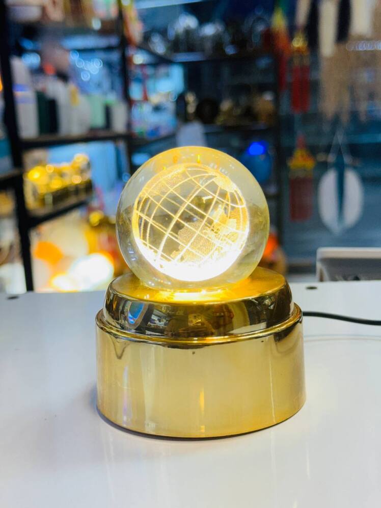 گوی کریستالی چرخشی موزیکال طرح کره ی زمین 